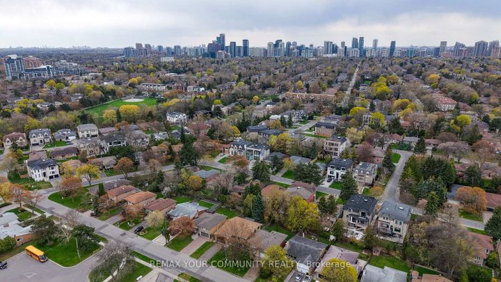 Photo 4 at 28 Bunty Lane, Bayview Village, Toronto