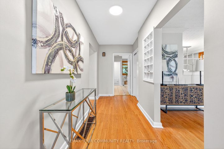 Photo 7 at 28 Bunty Lane, Bayview Village, Toronto