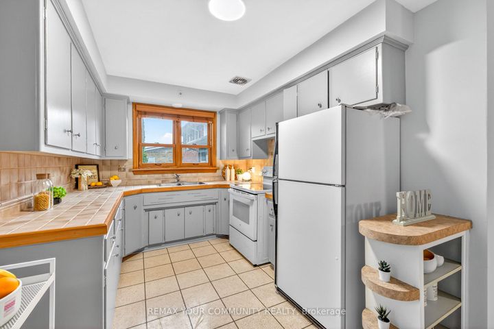 Photo 23 at 28 Bunty Lane, Bayview Village, Toronto