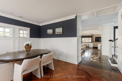 Photo 2 at 39 Loyalist Road, Kingsway South, Toronto