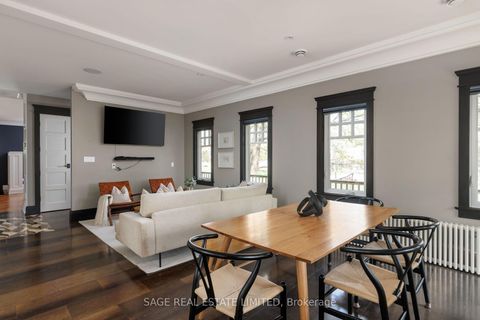 Photo 5 at 39 Loyalist Road, Kingsway South, Toronto