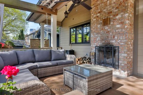 Photo 8 at 39 Loyalist Road, Kingsway South, Toronto