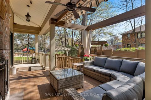 Photo 9 at 39 Loyalist Road, Kingsway South, Toronto