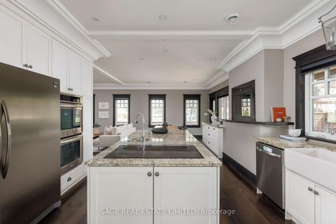 Photo 17 at 39 Loyalist Road, Kingsway South, Toronto