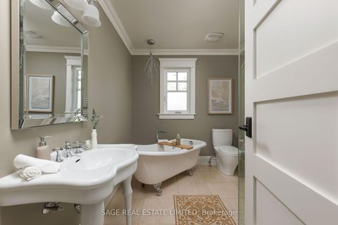 Photo 34 at 39 Loyalist Road, Kingsway South, Toronto