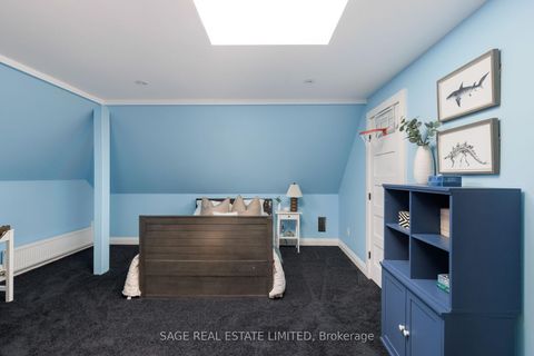 Photo 38 at 39 Loyalist Road, Kingsway South, Toronto