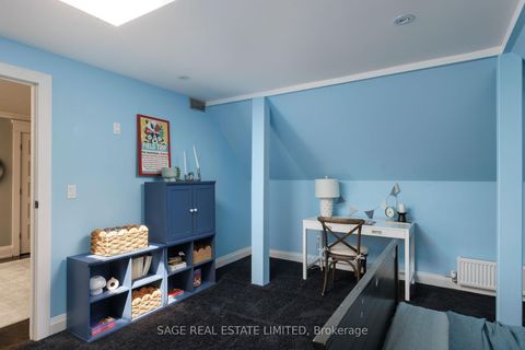 Photo 39 at 39 Loyalist Road, Kingsway South, Toronto