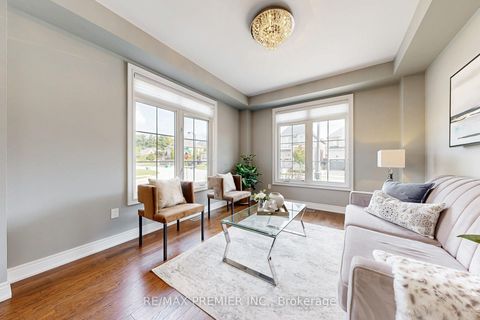 Photo 7 at 28 Rivoli Drive, Vellore Village, Vaughan