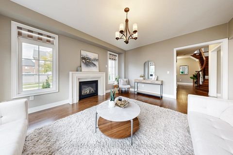 Photo 13 at 28 Rivoli Drive, Vellore Village, Vaughan