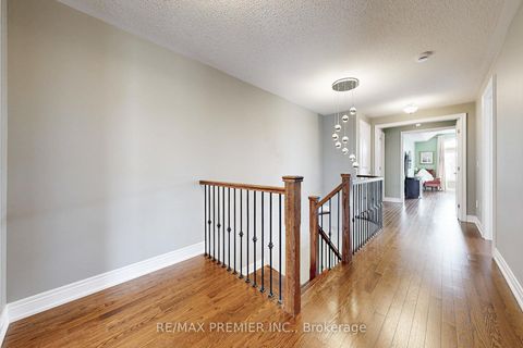Photo 20 at 28 Rivoli Drive, Vellore Village, Vaughan