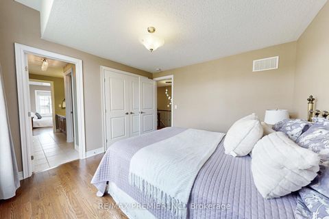 Photo 27 at 28 Rivoli Drive, Vellore Village, Vaughan