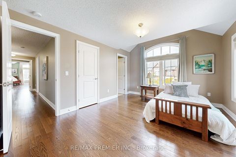 Photo 31 at 28 Rivoli Drive, Vellore Village, Vaughan
