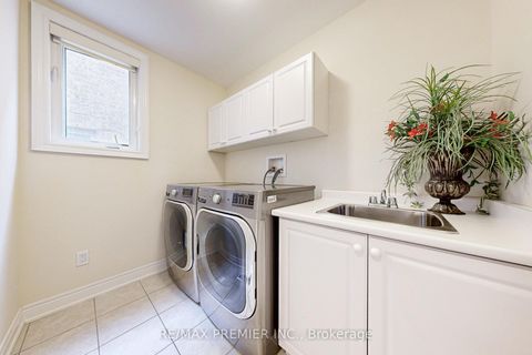 Photo 34 at 28 Rivoli Drive, Vellore Village, Vaughan