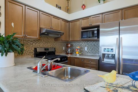 Photo 6 at 24 - 649D Warden Avenue, Birchmount, Toronto