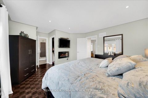 Photo 23 at 130 Princeton Gate, Maple, Vaughan