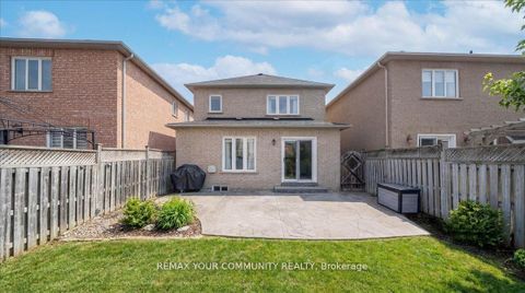 Photo 31 at 130 Princeton Gate, Maple, Vaughan