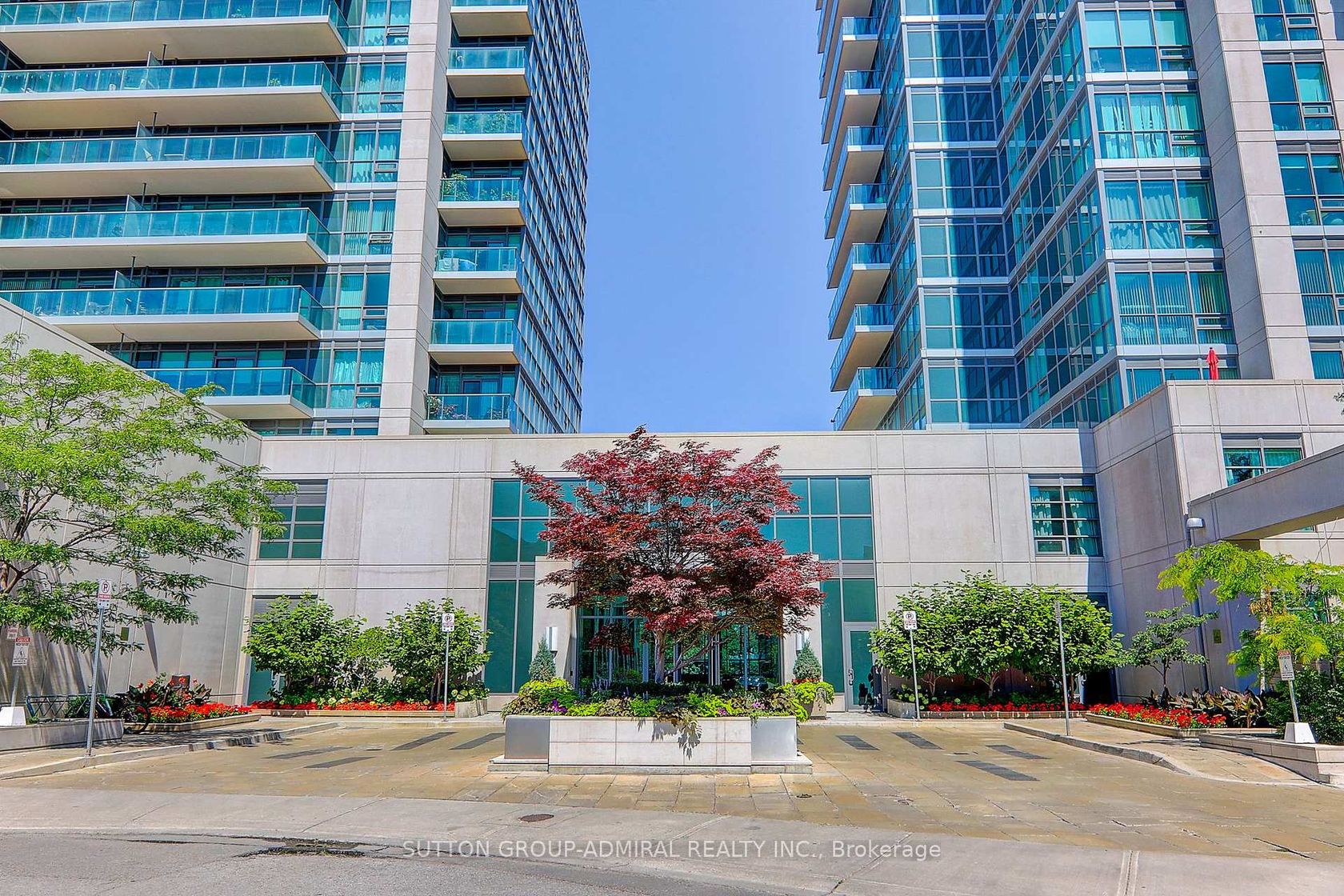 1413 - 35 Brian Peck Crescent, Thorncliffe Park, Toronto 