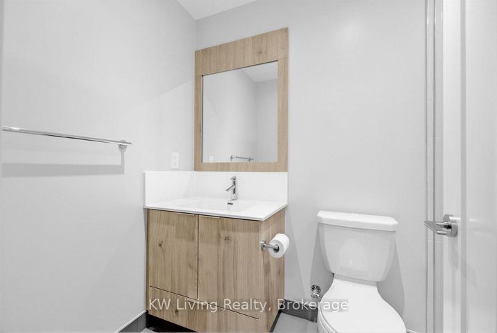Photo 5 at 861 - 25 Adra Grado Way, Bayview Village, Toronto