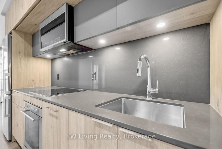 Photo 8 at 861 - 25 Adra Grado Way, Bayview Village, Toronto