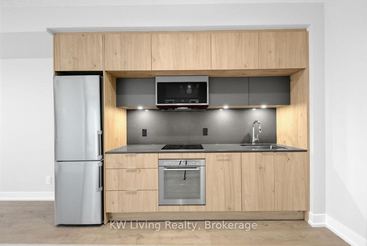 Photo 11 at 861 - 25 Adra Grado Way, Bayview Village, Toronto