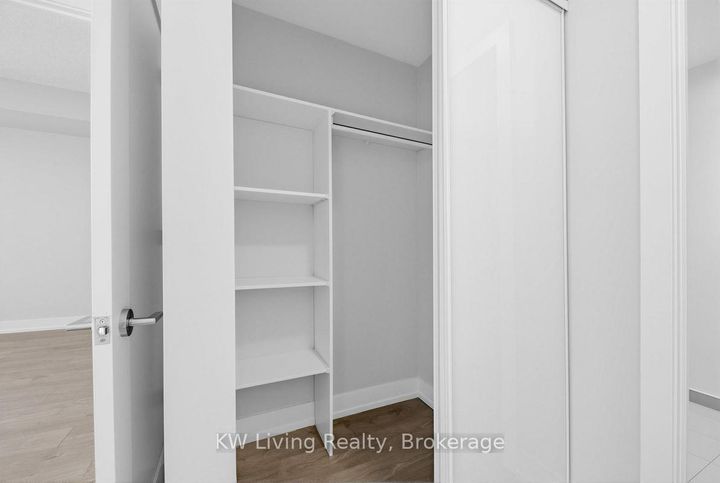 Photo 23 at 861 - 25 Adra Grado Way, Bayview Village, Toronto