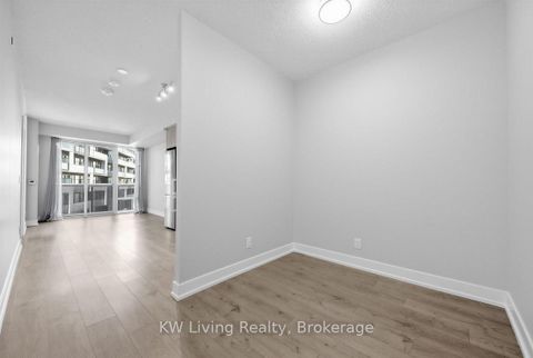 Photo 3 at 861 - 25 Adra Grado Way, Bayview Village, Toronto