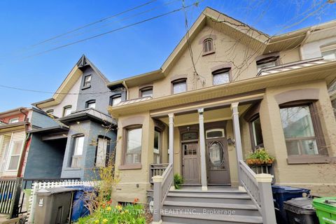 Photo 1 at 35 Manning Avenue, Bellwoods, Toronto