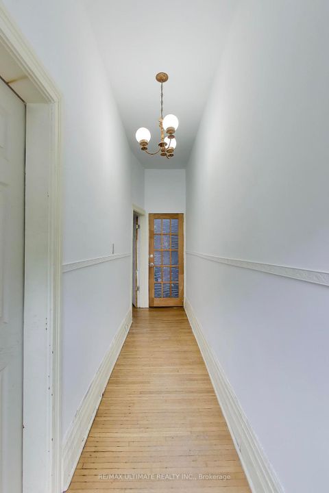 Photo 2 at 35 Manning Avenue, Bellwoods, Toronto