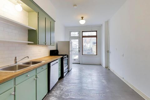 Photo 6 at 35 Manning Avenue, Bellwoods, Toronto