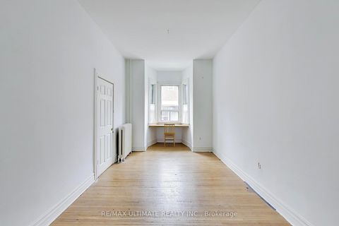 Photo 9 at 35 Manning Avenue, Bellwoods, Toronto