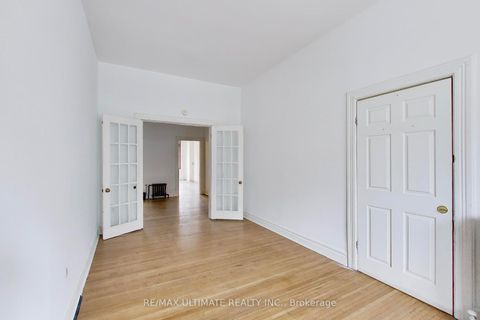 Photo 10 at 35 Manning Avenue, Bellwoods, Toronto