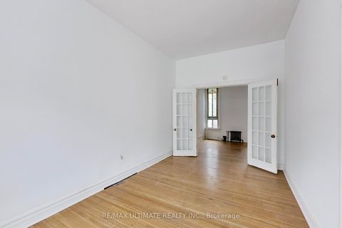 Photo 11 at 35 Manning Avenue, Bellwoods, Toronto