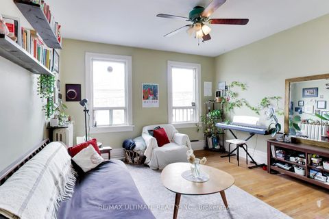 Photo 21 at 35 Manning Avenue, Bellwoods, Toronto