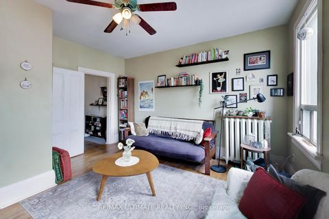 Photo 23 at 35 Manning Avenue, Bellwoods, Toronto