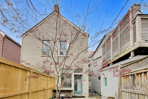 Photo 30 at 35 Manning Avenue, Bellwoods, Toronto