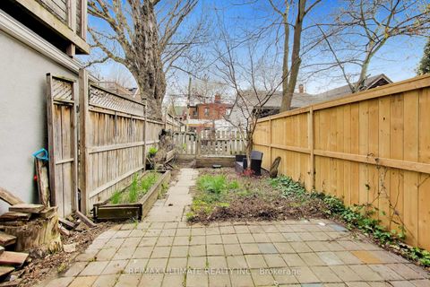 Photo 32 at 35 Manning Avenue, Bellwoods, Toronto