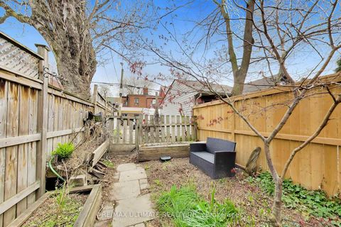 Photo 35 at 35 Manning Avenue, Bellwoods, Toronto