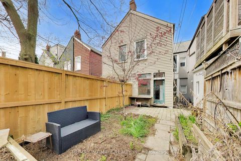 Photo 36 at 35 Manning Avenue, Bellwoods, Toronto