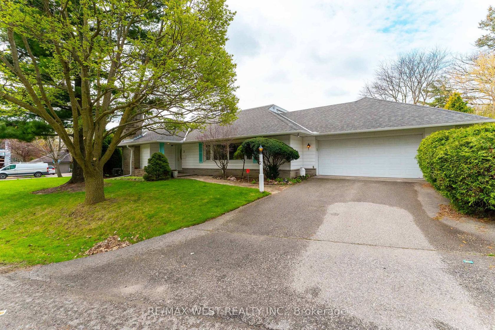 2 Greenford Road, Humber Valley, Toronto 