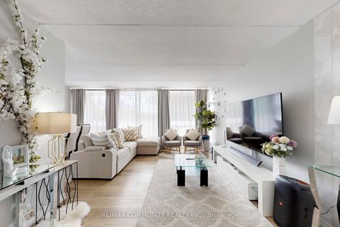 Photo 9 at 213 - 2 Glamorgan Avenue N, Dorset Park, Toronto