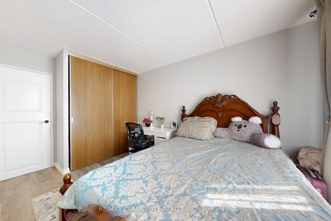 Photo 20 at 213 - 2 Glamorgan Avenue N, Dorset Park, Toronto