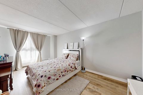 Photo 21 at 213 - 2 Glamorgan Avenue N, Dorset Park, Toronto