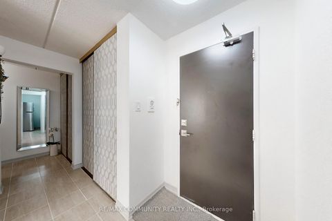 Photo 27 at 213 - 2 Glamorgan Avenue N, Dorset Park, Toronto