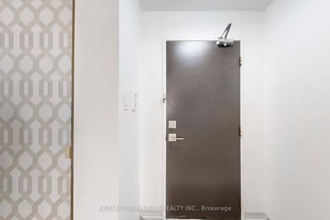 Photo 28 at 213 - 2 Glamorgan Avenue N, Dorset Park, Toronto