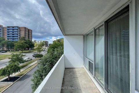 Photo 32 at 213 - 2 Glamorgan Avenue N, Dorset Park, Toronto