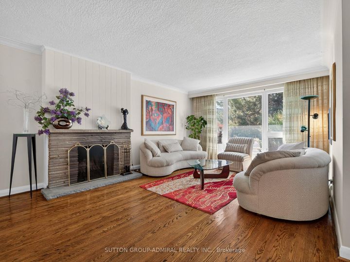 Photo 6 at 30 Foxwarren Drive, Bayview Village, Toronto