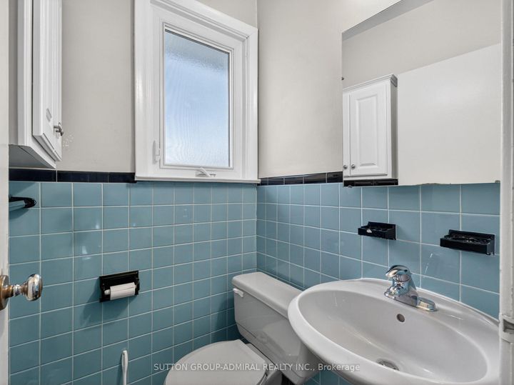 Photo 19 at 30 Foxwarren Drive, Bayview Village, Toronto