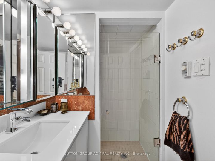 Photo 22 at 30 Foxwarren Drive, Bayview Village, Toronto