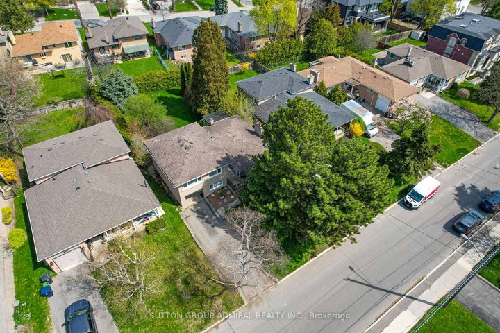 Photo 37 at 30 Foxwarren Drive, Bayview Village, Toronto