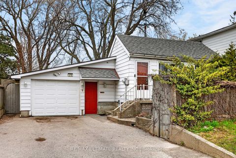 Photo 1 at 378 Kennedy Road, Kennedy Park, Toronto